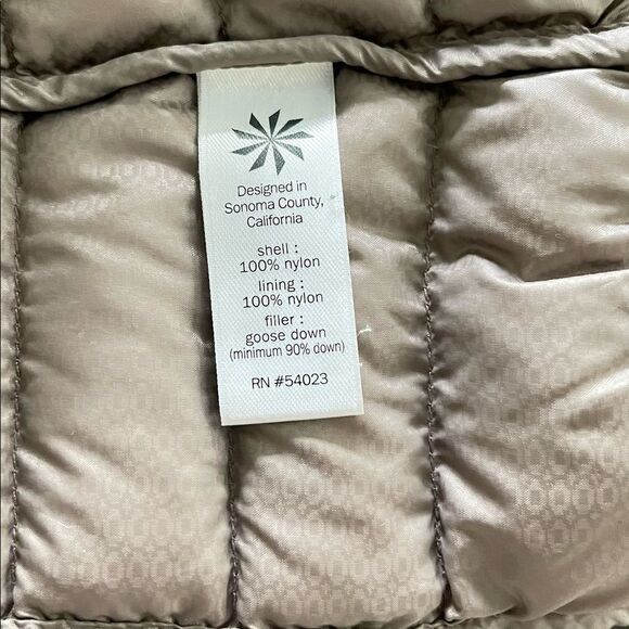 Athleta Downalicious  goose down puffer jacket - Picture 4 of 5